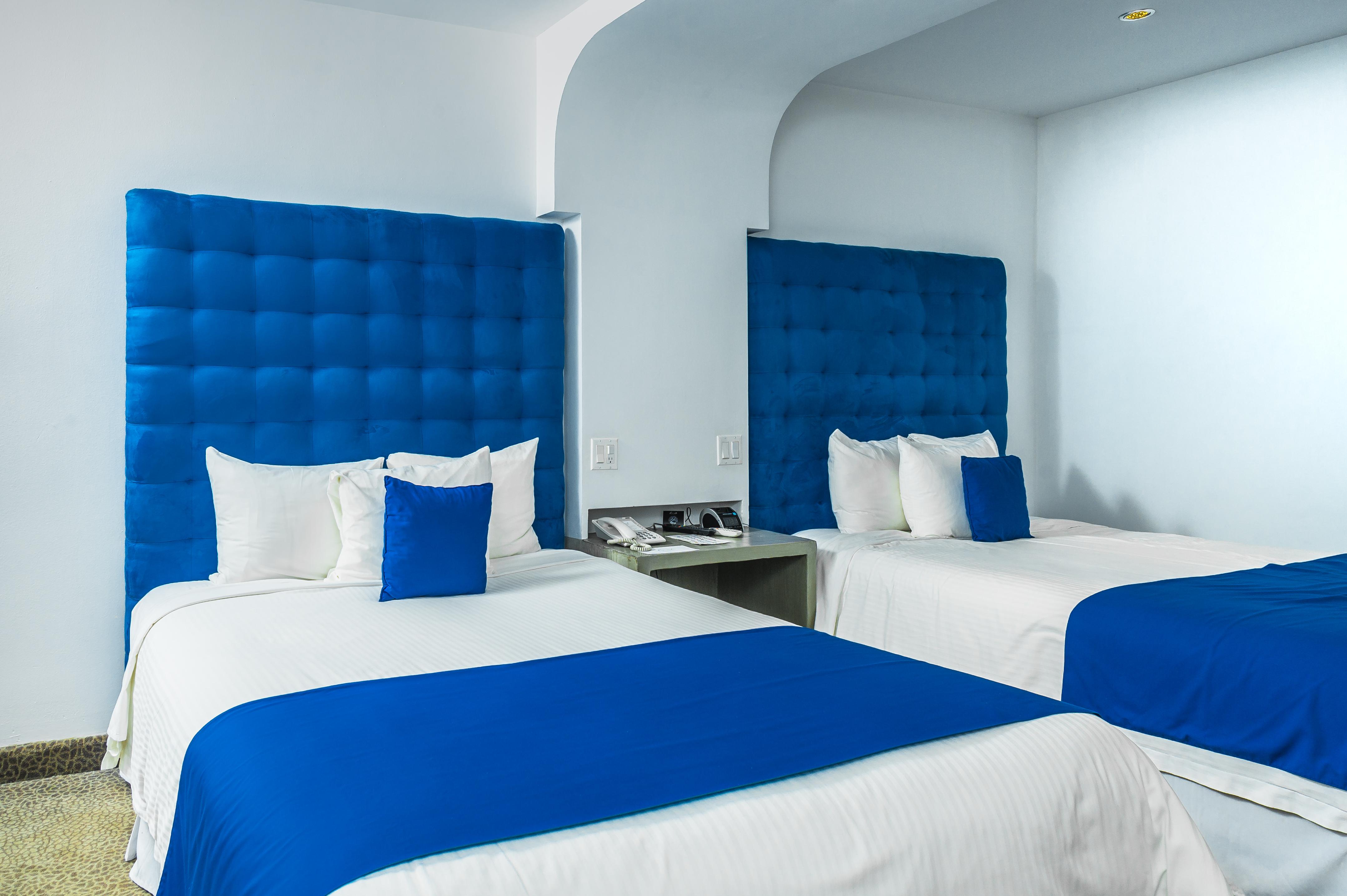 Riande Aeropuerto Hotel Casino Токумен Экстерьер фото