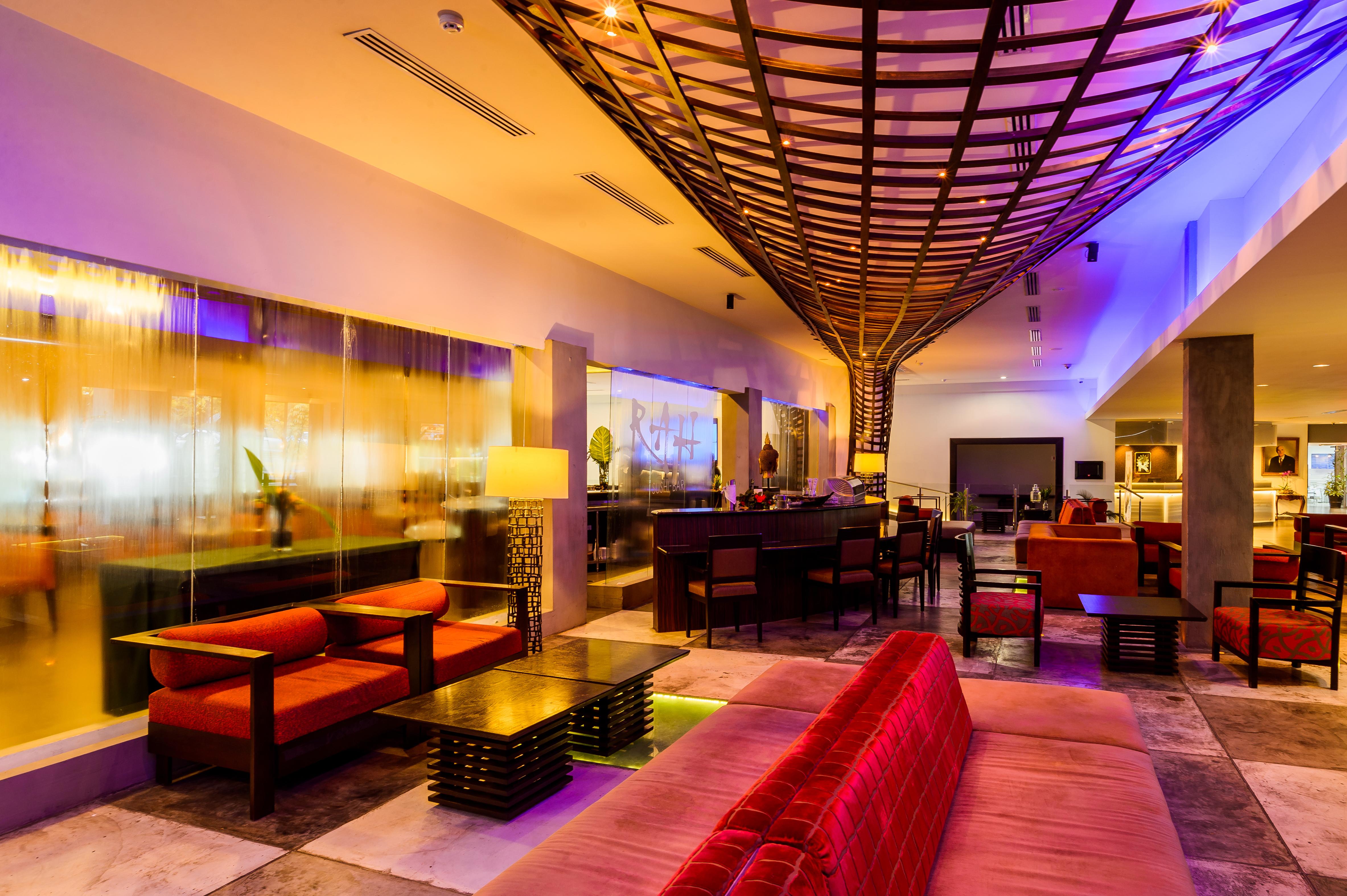 Riande Aeropuerto Hotel Casino Токумен Экстерьер фото